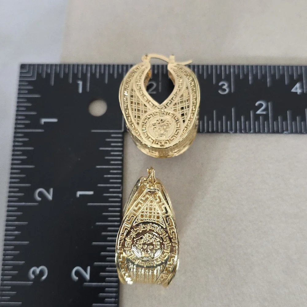 N/A elegant gold
